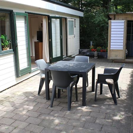 Sfeervolle Chalet Met Terras, H14 De Veldkamp, Epe, Voor 4 Personen Vila Exterior foto