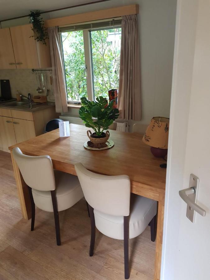 Sfeervolle Chalet Met Terras, H14 De Veldkamp, Epe, Voor 4 Personen Vila Exterior foto